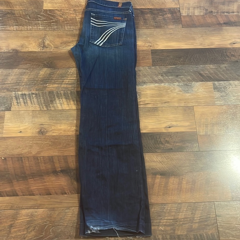 7 For All Mankind. Slight wear on the bottom hem as seen in picture.